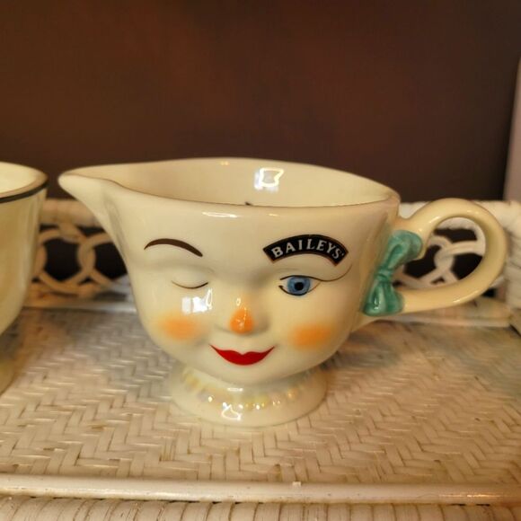 Vintage Baileys Winking Face Creamer & Sugar Set – 1990s - Picture 2 of 9